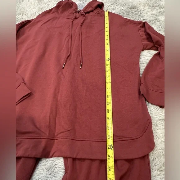 Max & Mia Burgundy Lounge Set - Picture 6 of 9